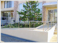 中央に配置される画像